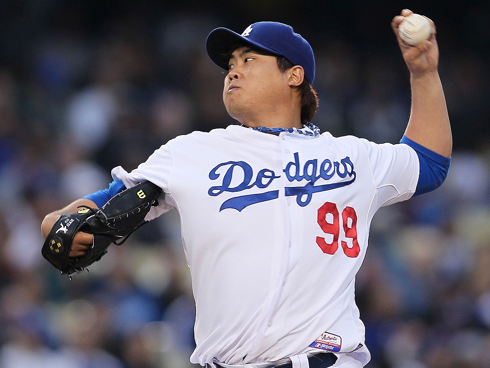 Dodgers sign South Korea pitcher Ryu to deal