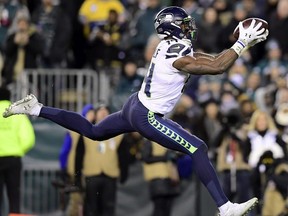 D.K. Metcalf of the Seattle Seahawks catches a pass for a touchdown in the third quarter of the NFC Wild Card Playoff game against the Philadelphia Eagles at Lincoln Financial Field on January 05, 2020 in Philadelphia, Pennsylvania.