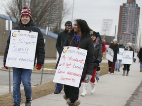 Durham District School Board high school teachers hold a one-day strike on  Jan. 15, 2020. (Veronica Henri, Toronto Sun)