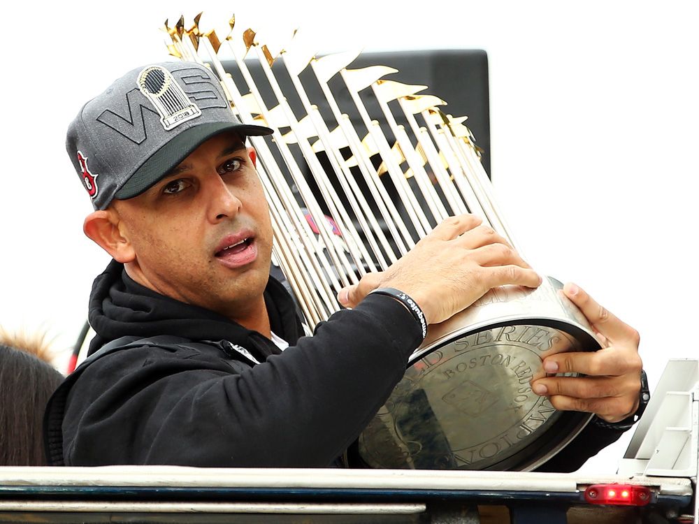 Red Sox should rehire Alex Cora as manager for 2021 season