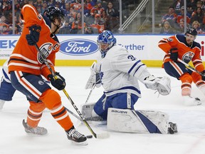 A key matchup in Monday night's game is Maple Leafs goaltender Frederik Andersen against Edmonton Oilers star Connor McDavid. (Perry Nelson/USA TODAY Sports)