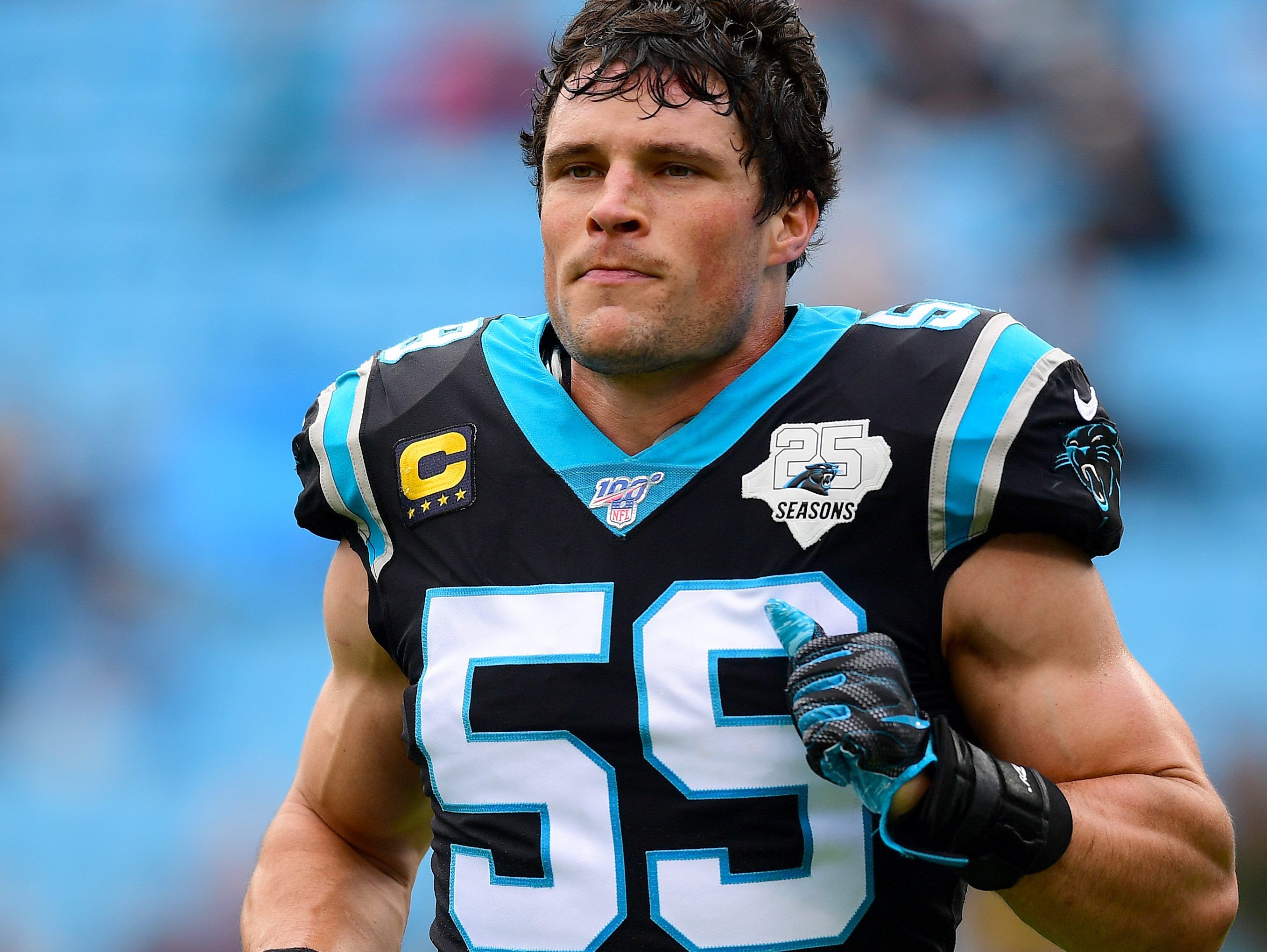 Carolina Panthers linebacker Luke Kuechly announces his retirement 