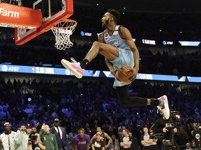 Miami Heat's Derrick Jones Jr. competes in the NBA all-star slam dunk contest in Chicago, Saturday, Feb. 15, 2020. (AP PHOTO)