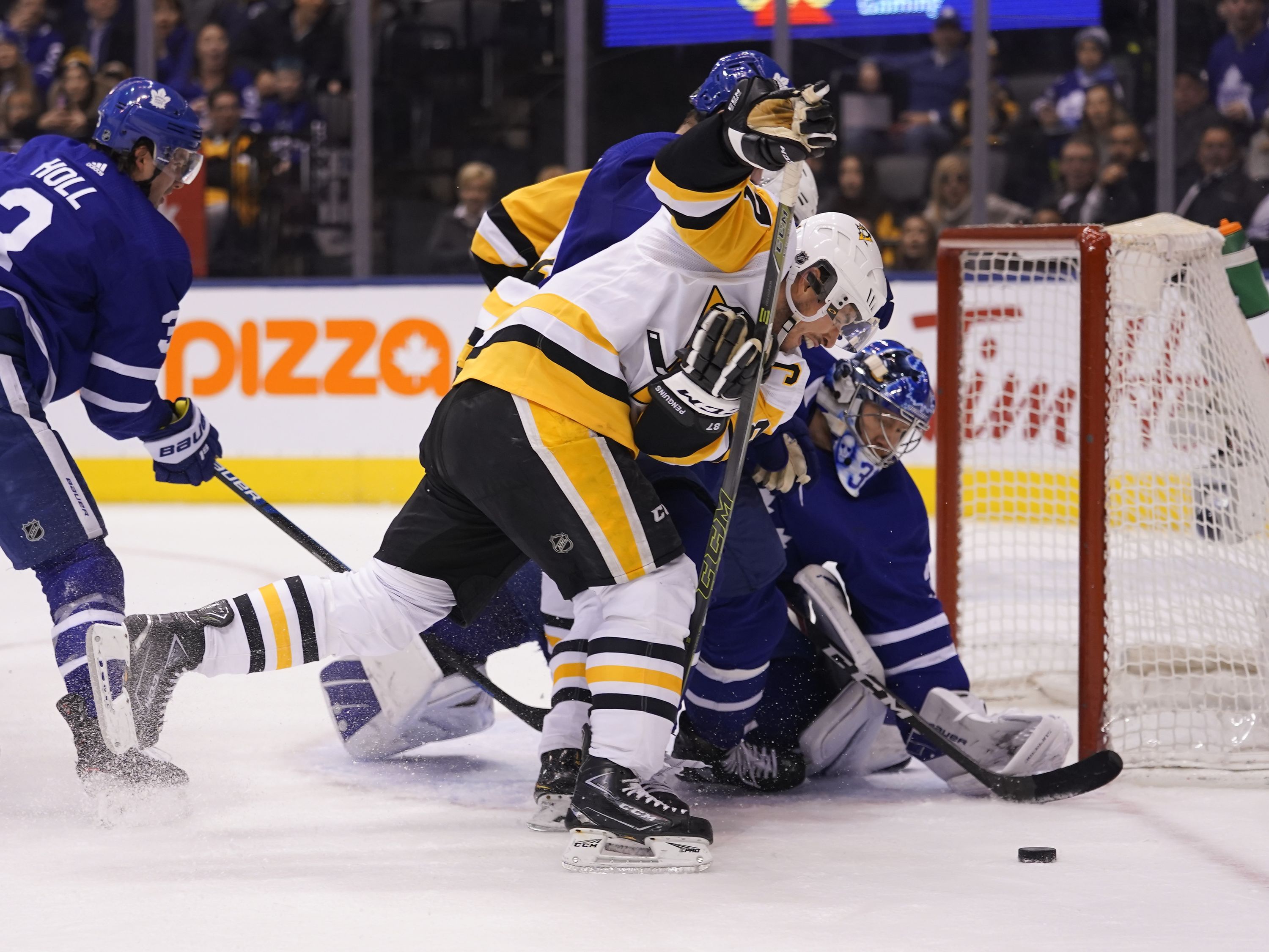 Among crucial factors, play of third line helps Leafs respond with win ...