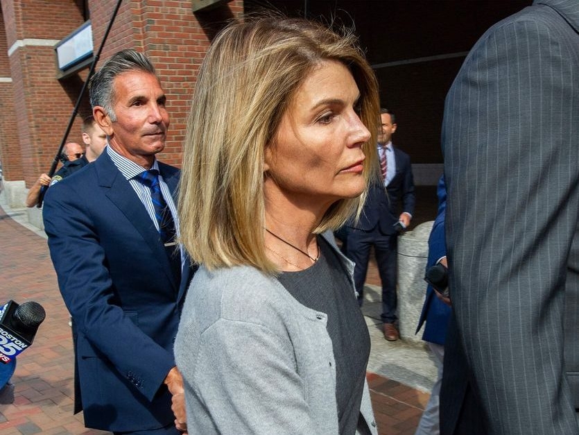 Actress Lori Loughlin completes prison term | Toronto Sun