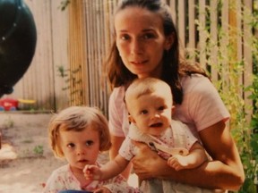 El asesino infantil Frances Ellen Campion Baby Sofía a la izquierda y Serena a la derecha.