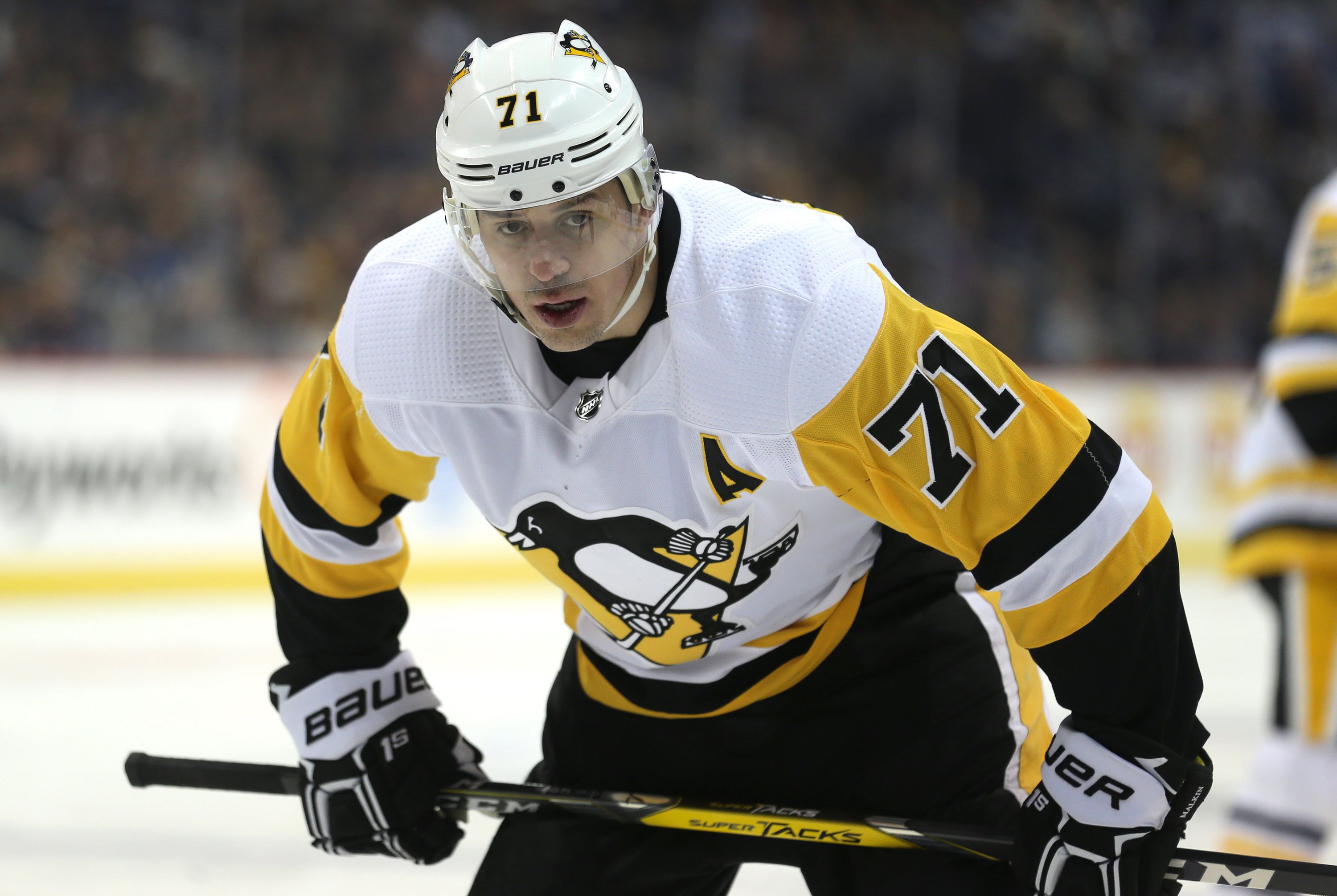 Sidney Crosby has goal, 3 assists as Penguins beat Maple Leafs