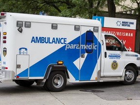 An ambulance pulls in to Mount Sinai Hospital in Toronto. (Ernest Doroszuk, Toronto Sun)