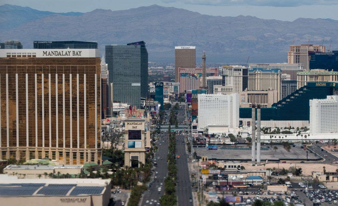 Las Vegas visitors sue the Strip's biggest hotels over room prices ...