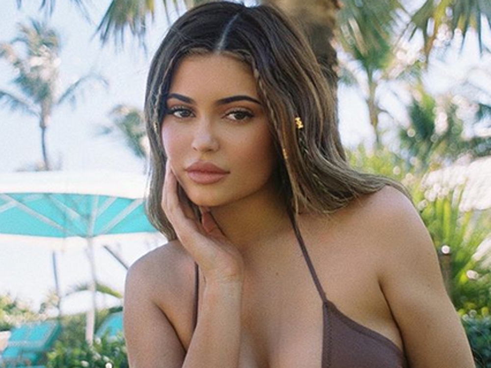 Kylie Jenner shares throwback snap with sister Kendall even though
