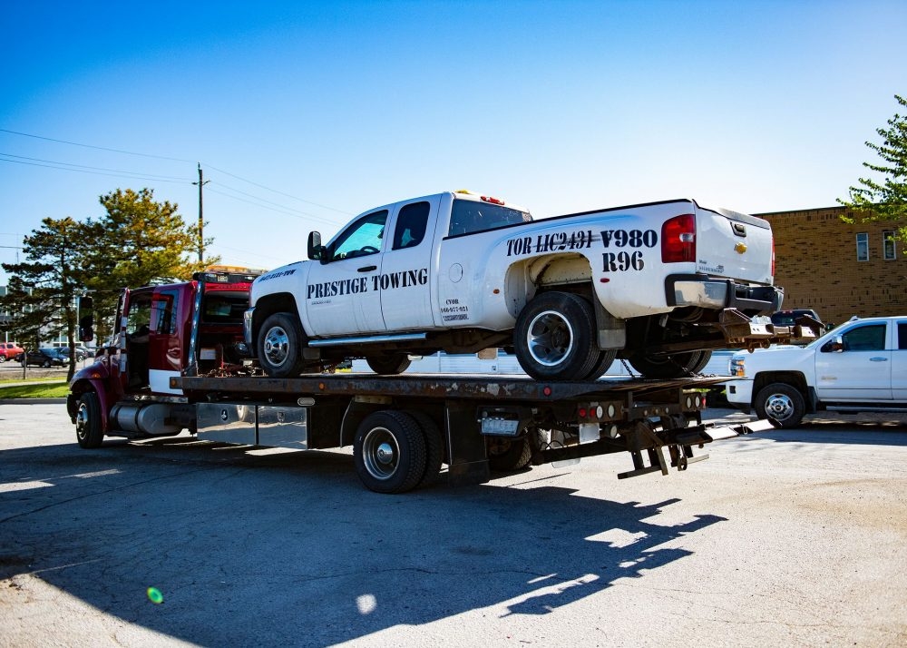 Towing a Tractor Trailer from a Toronto Loading Dock - Abrams Towing