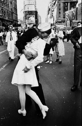 Alfred Eisenstaedt’s famous photograph in Life magazine taken V-J Day, August 15, 1945.