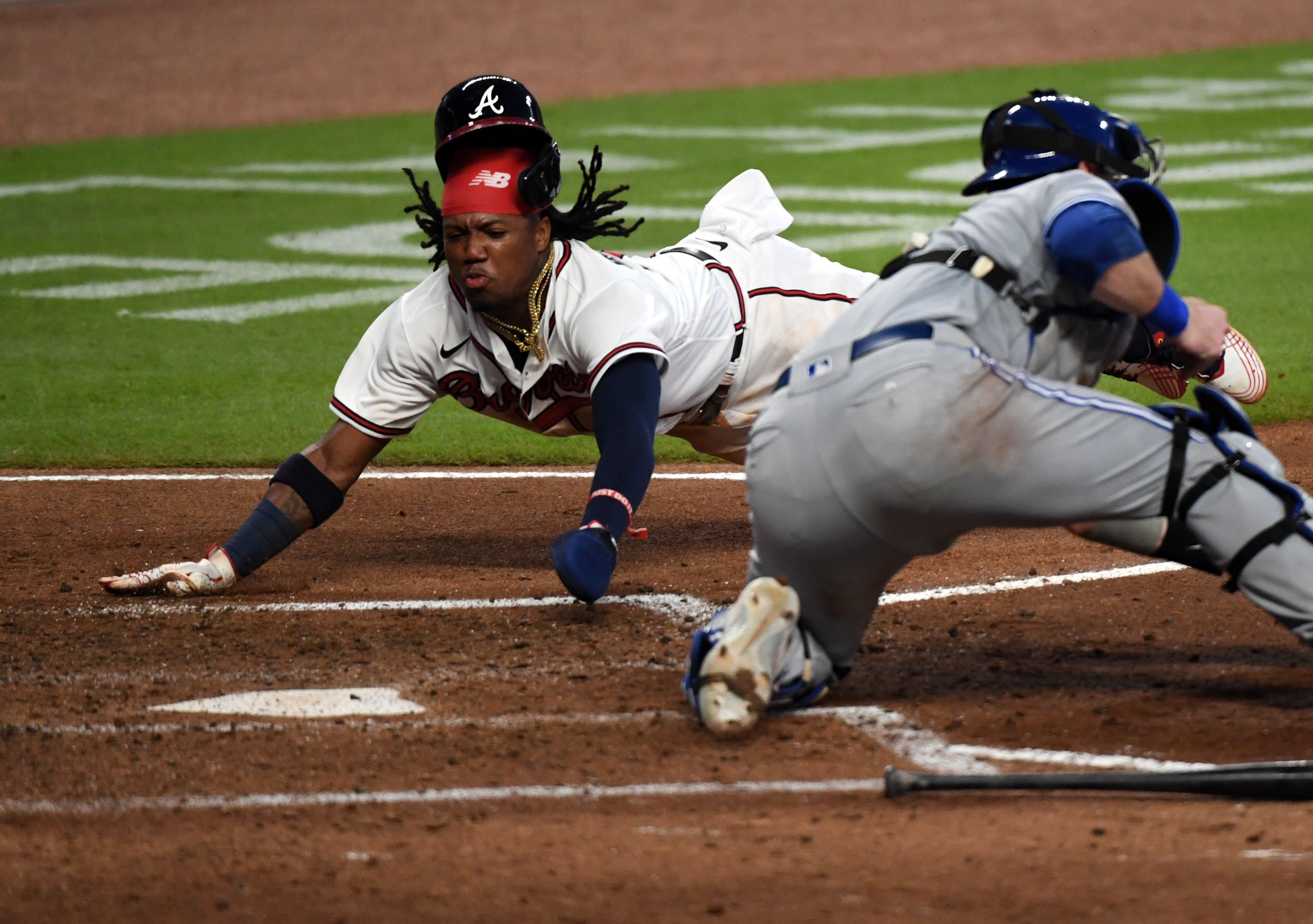 Ronald Acuna Jr. day-to-day with mild abdominal strain