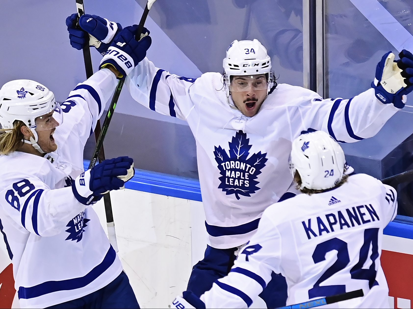 KOSHAN Stunning comeback leads Leafs to overtime win on goal by