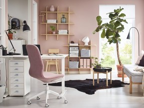 Arrange work accessories with the goal of being as efficient as possible. IKEA.