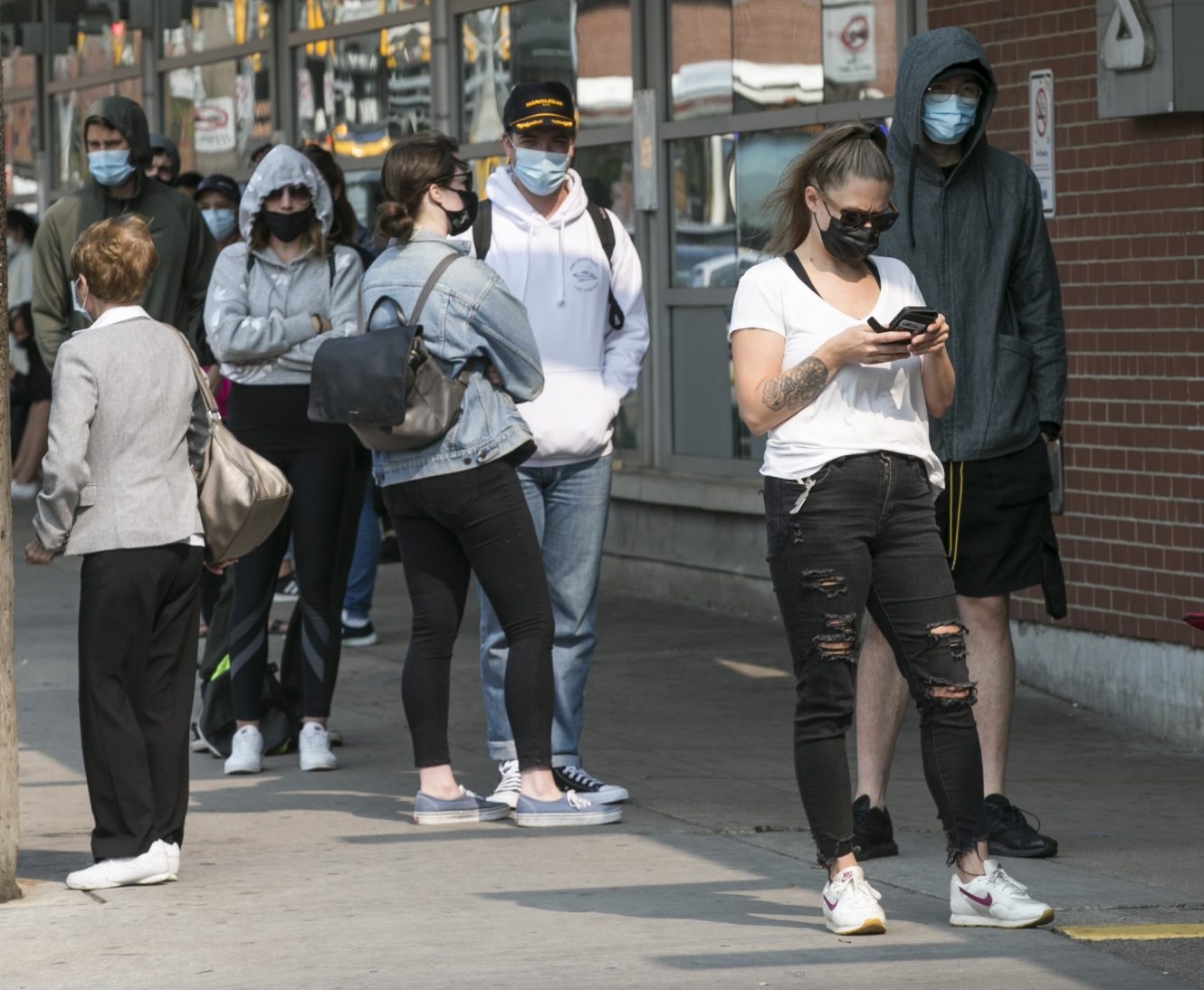 Ontario's new COVID19 cases tops 400 again Toronto Sun