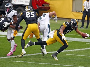 Steelers WR Chase Claypool scores one of his four TDs against Philadelphia.