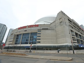 According to a published report, Rogers Communications, which owns the stadium and its prime tenant, the Toronto Blue Jay, has joined with Brookfield Asset Management to raze the antiquated Rogers Centre and build a shiny new and expansive facility in its place.