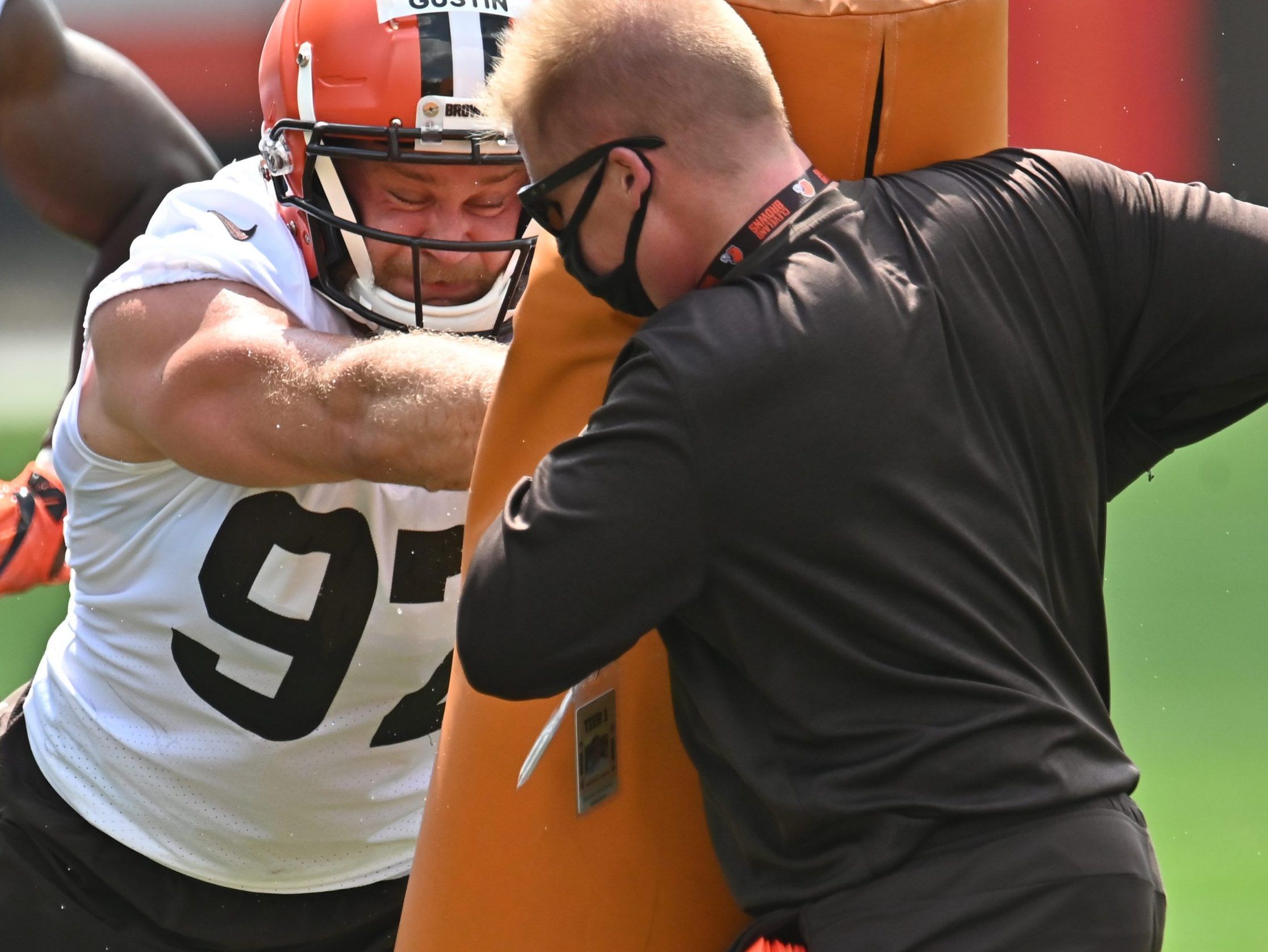 Browns close facilities after another player test positive for COVID-19