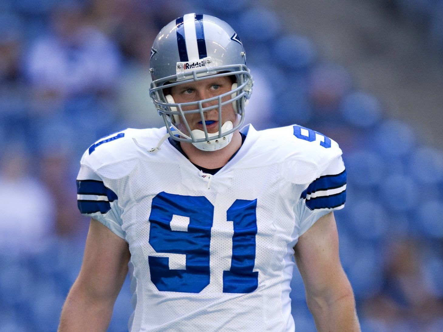 Dallas Cowboys center L.P. Ladouceur before the start of an NFL