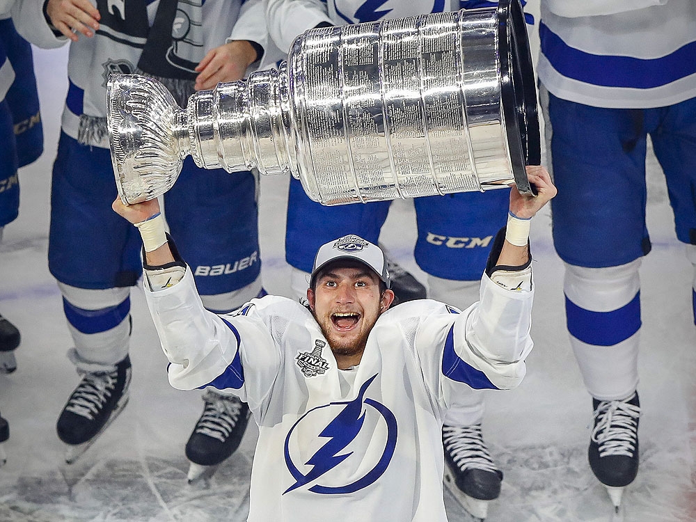Lightning re-sign Anthony Cirelli to three-year deal