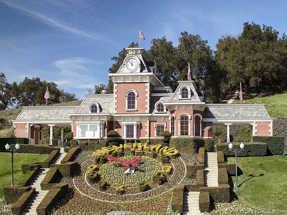 Why did it take 10 years for America to leave Michael Jackson's Neverland?