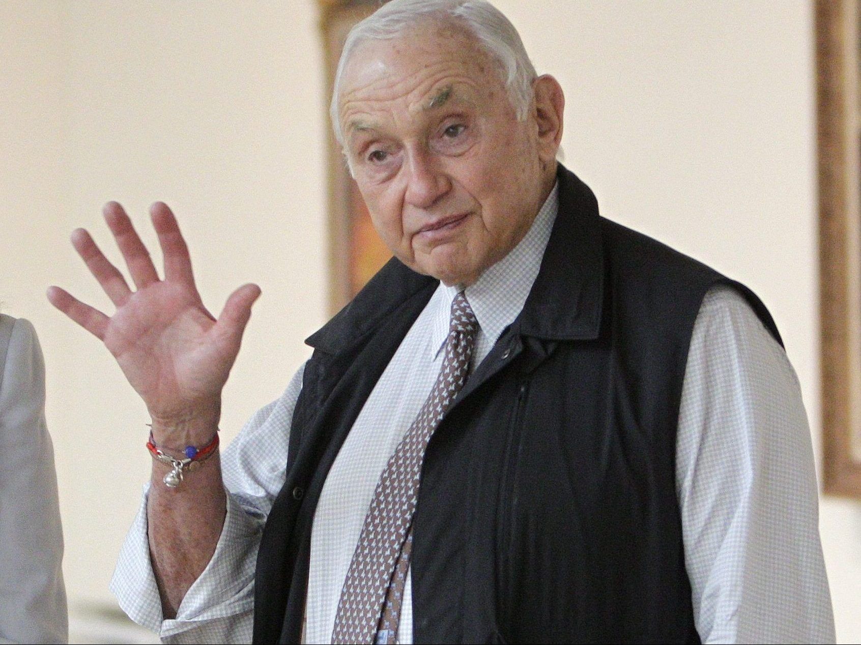 Billionaire Les Wexner says he was ’duped’ by adviser Jeffrey Epstein, ’a world-class con man’