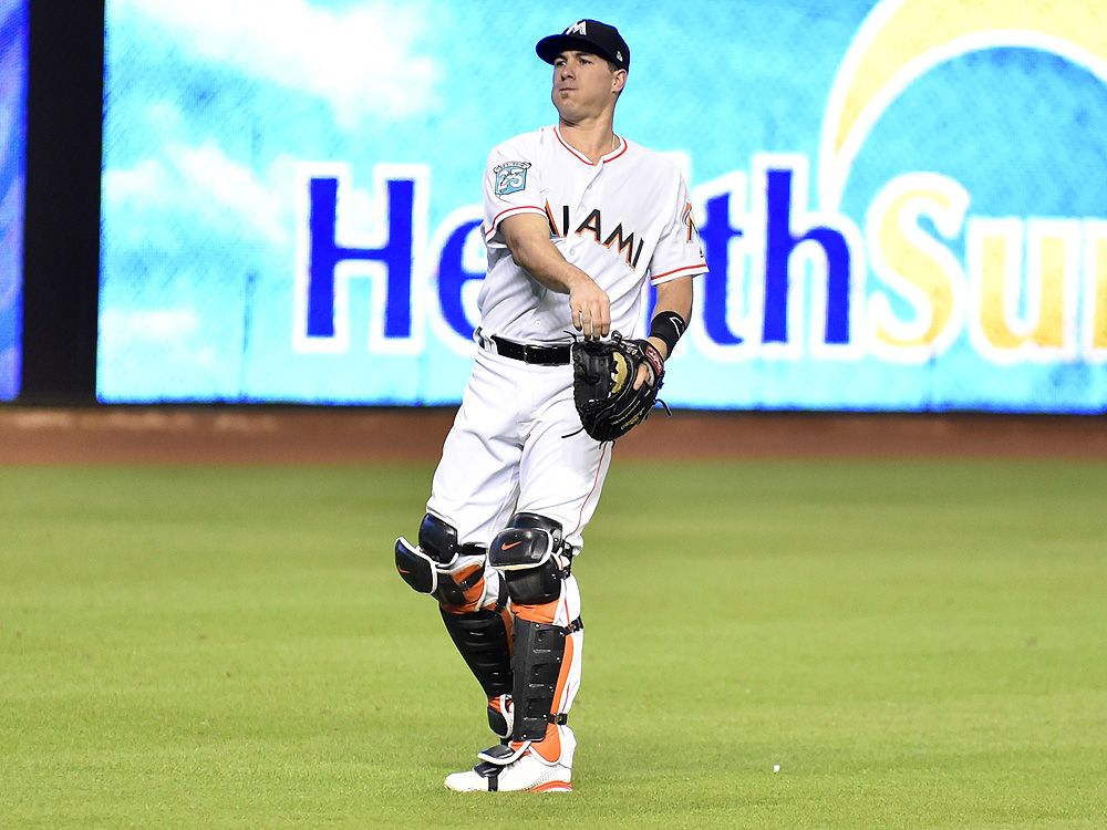 Phillies catcher J.T. Realmuto has fracture in right thumb - NBC Sports