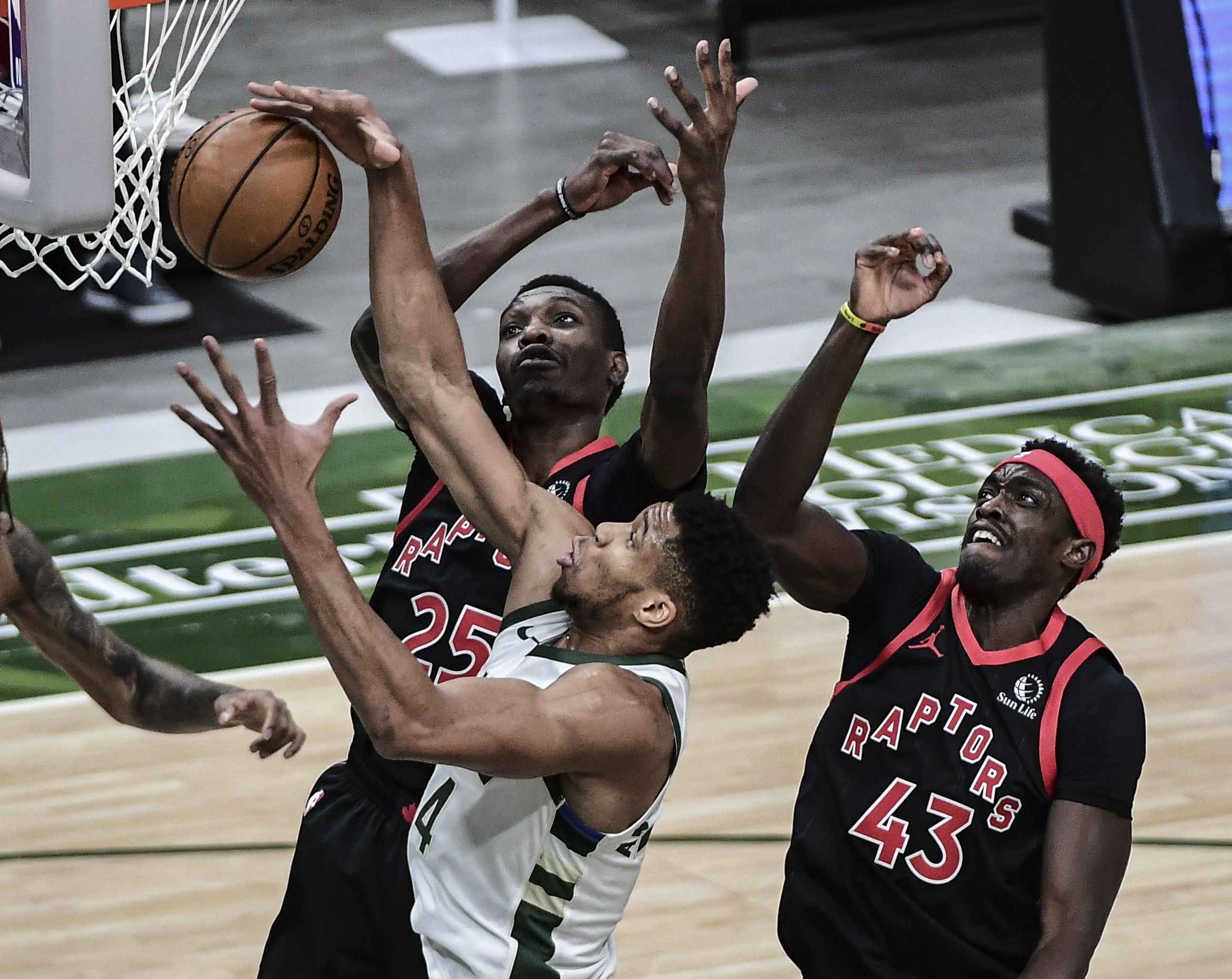 Raptors Shoot Down Bucks With Help From Steady Freddie | Toronto Sun