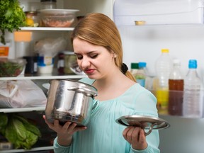 woman noticed foul smell of food from casserole