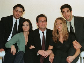 The cast of "Friends" (L to R) Matt Le Blanc, Courteney Cox, Matthew Perry,  Jennifer Aniston and David Schwimmer pose for pictures at Channel 4 Television centre March 25, 1998./
