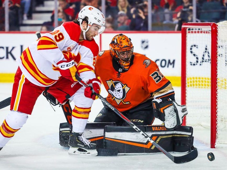 Ryan Miller's time: Ducks goalie to retire at end of season