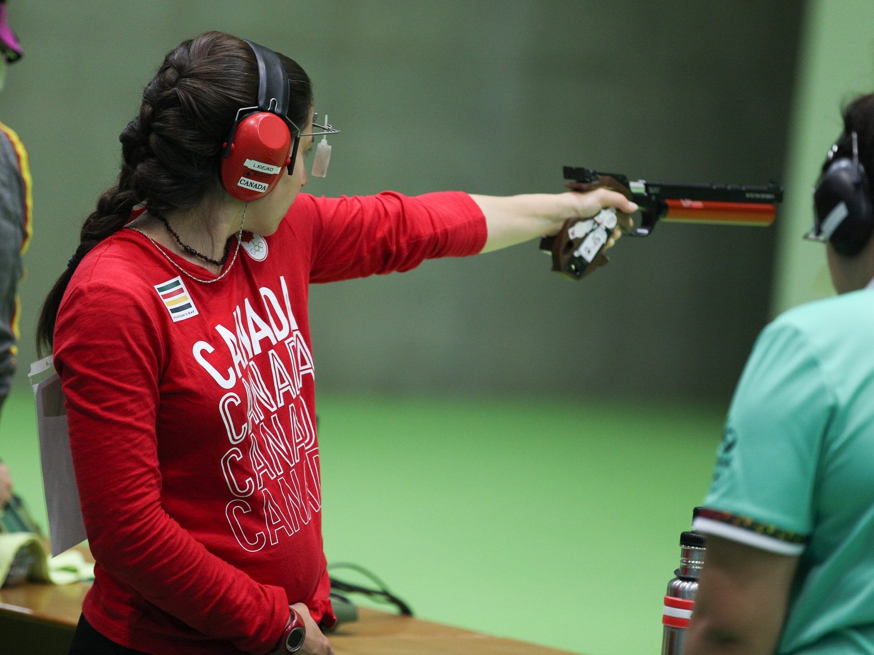 pistol-packing-preacher-s-daughter-lynda-kiejko-takes-aim-at-tokyo