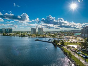 At the heart of the city, Barrie’s waterfront is a major attraction for 
residents and tourists. Photo courtesy of City of Barrie