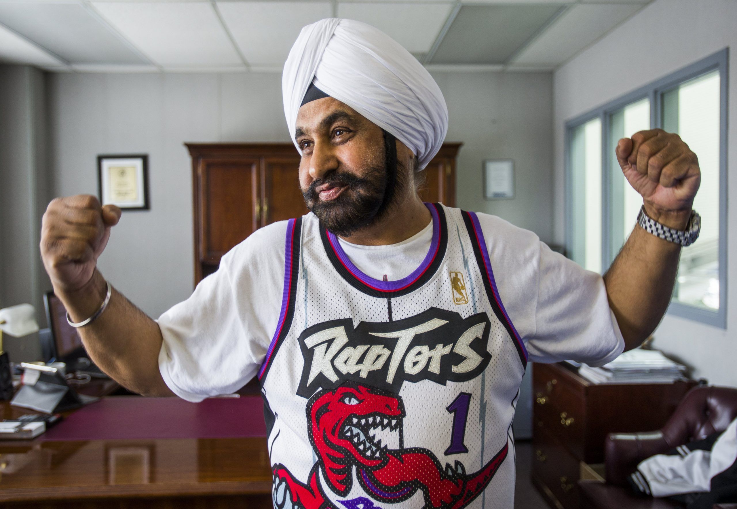 Superfan Nav Bhatia says Raptors fans acted 'un-Canadian' (VIDEO)