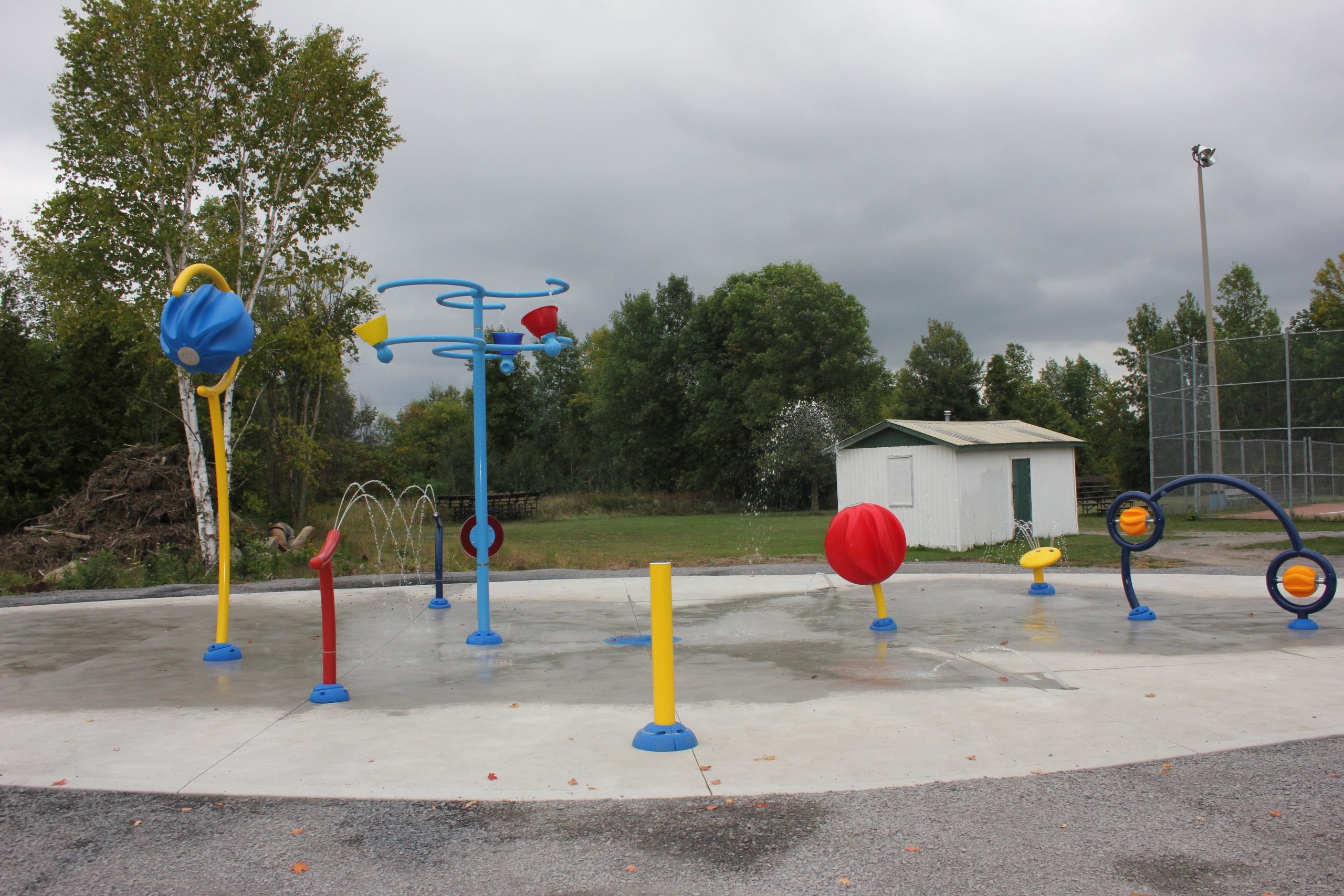 Splash pads reopen as daily COVID numbers dip Toronto Sun