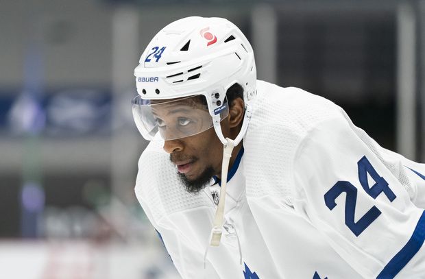 Toronto Maple Leafs Re-Sign Wayne Simmonds - LWOS