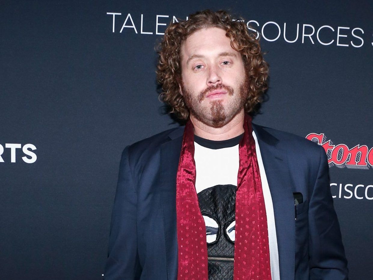 T.J. Miller excapes jail as prosecutors move to dismiss fake bomb