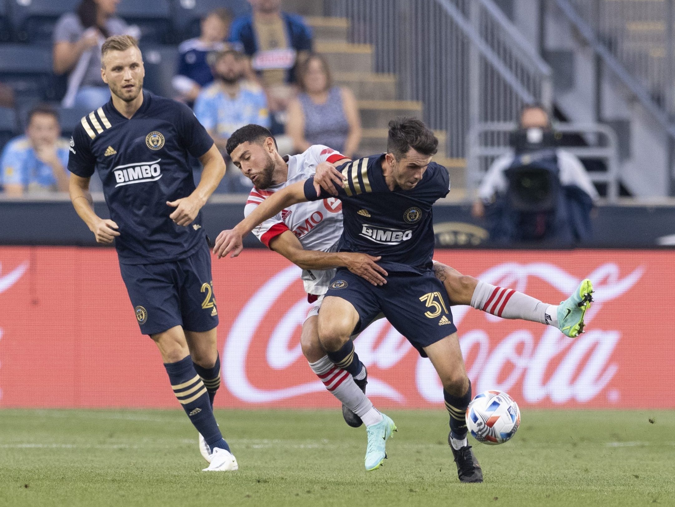 Philadelphia Union Sign Midfielder Leon Flach