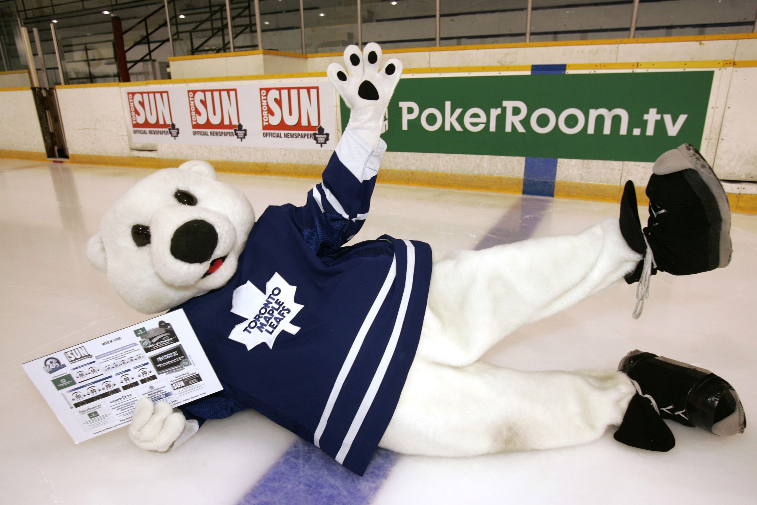 December 31, 2016: Carlton The Bear, The Toronto Maple Leafs mascot reacts  during the 2017 Scotiabank NHL Centennial Classic Alumni game between The Toronto  Maple Leafs Alumni and The Detroit Red Wings