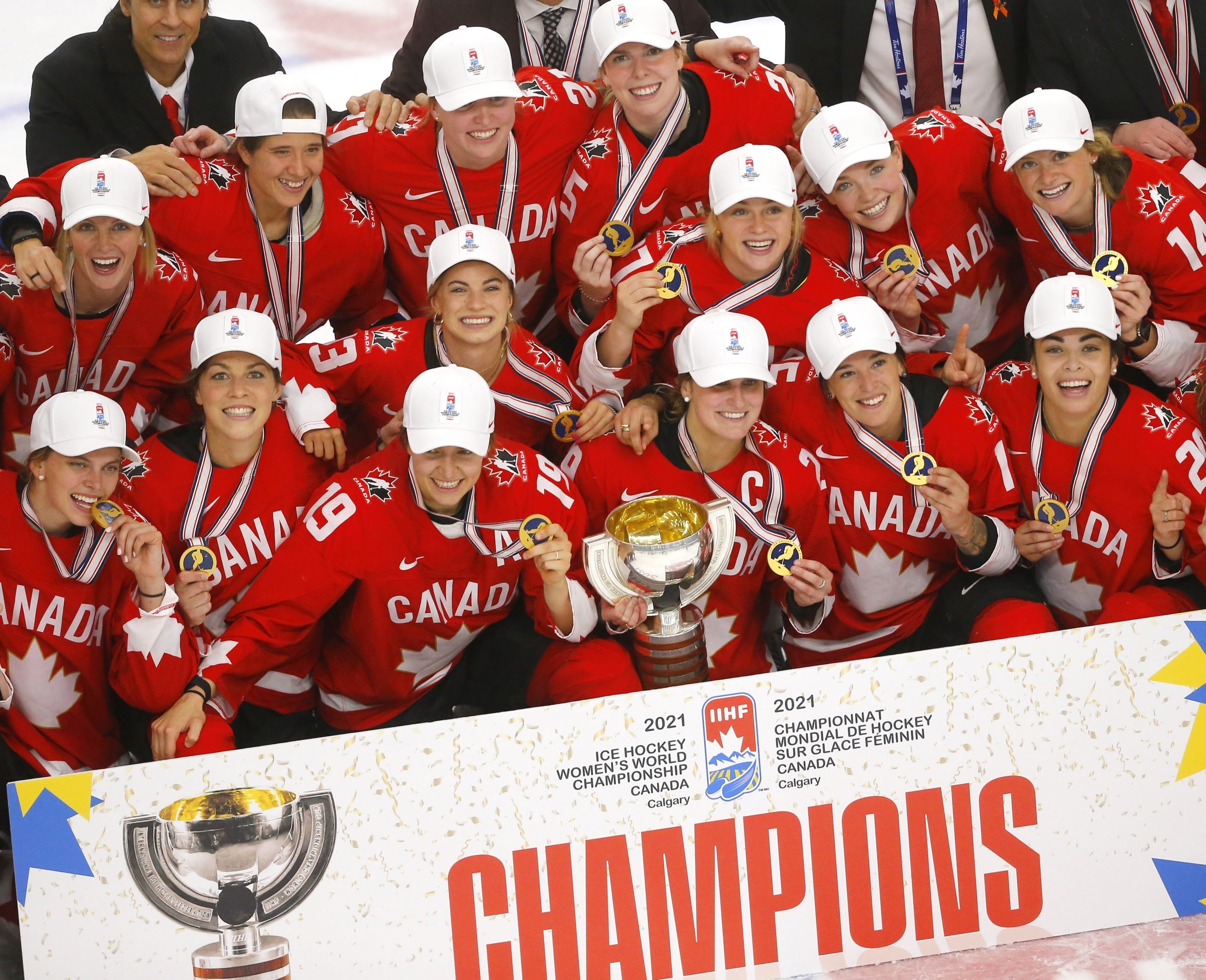 GOLDEN GLORY: Canada back on top of the world in thrilling style ...