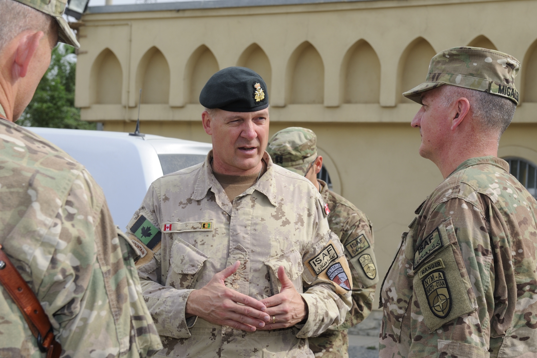  Maj.-Gen. Dean Milner (centre).
