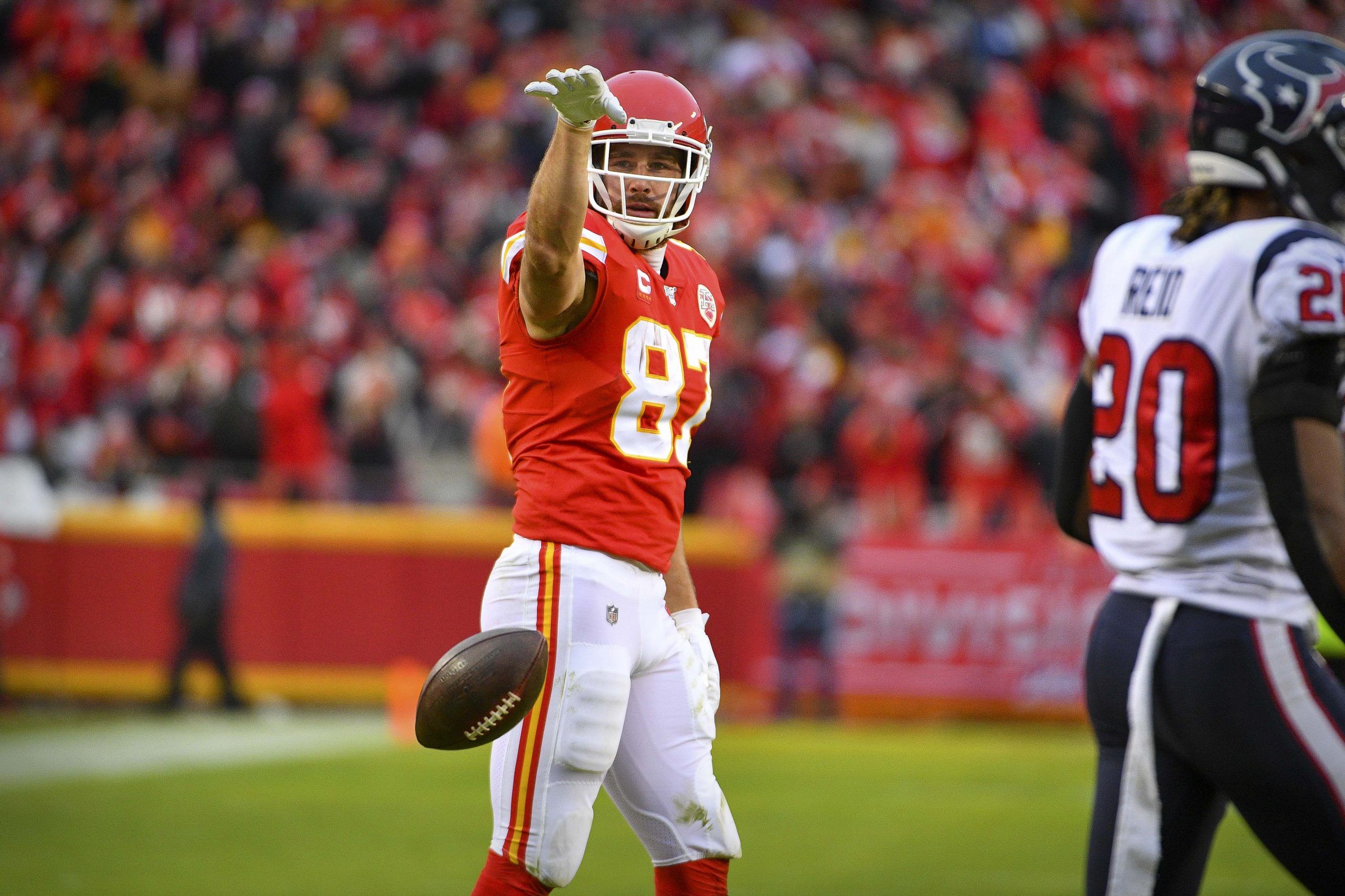 Travis Kelce among TEs: 