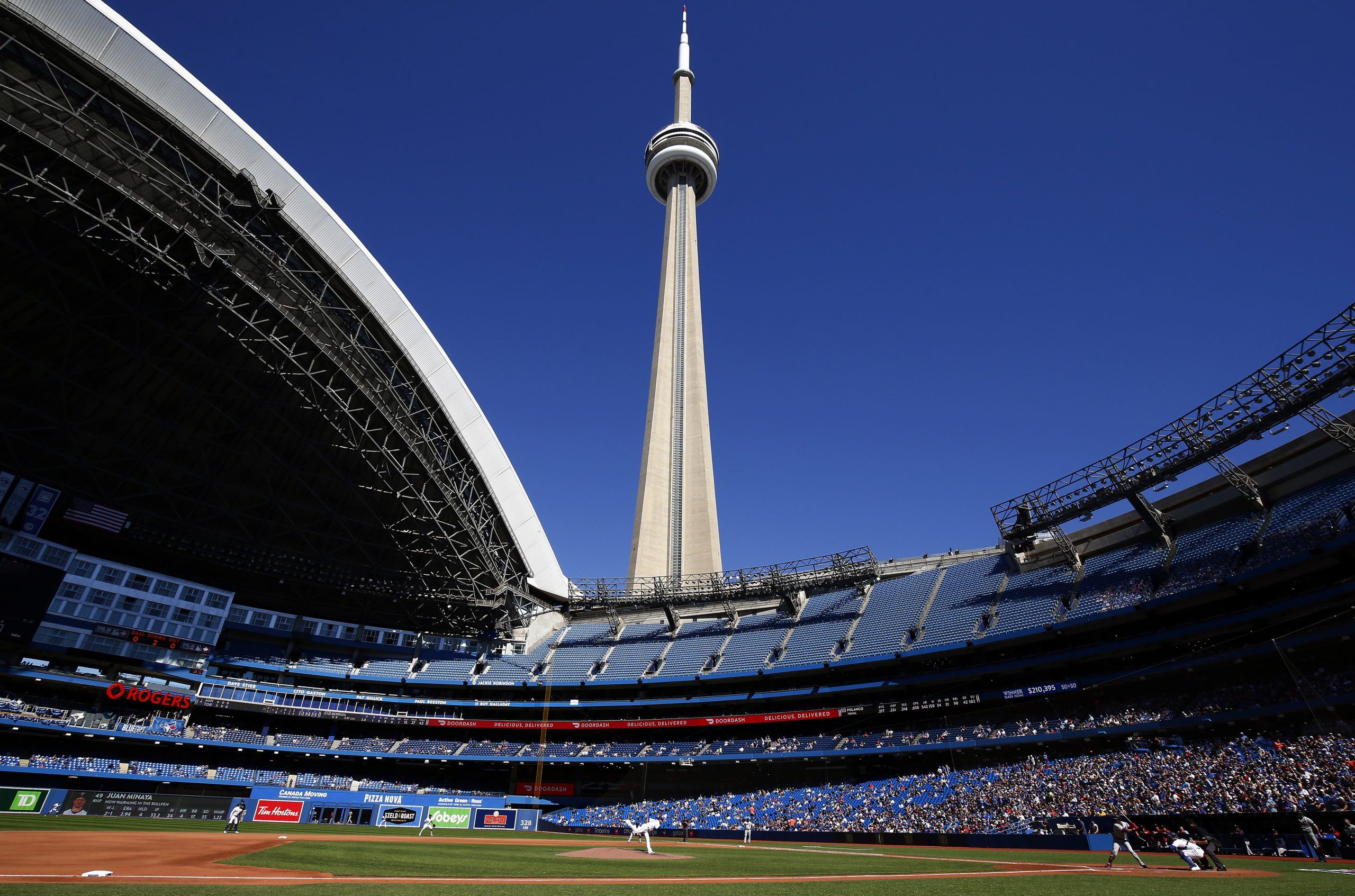 Stadia 8. Стадион Роджерс центр. Ночью. Rogers Centre Top of the CN Tower Night.
