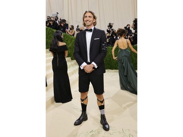 NEW YORK, NEW YORK - SEPTEMBER 13: Actor Lee Pace attends The 2021 Met Gala Celebrating In America: A Lexicon Of Fashion at Metropolitan Museum of Art on September 13, 2021 in New York City.