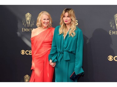 Catherine O'Hara, left, and Annie Murphy attend the 73rd Primetime Emmy Awards in Los Angeles, Sept. 19, 2021.