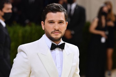 English actor Kit Harington arrives for the 2021 Met Gala at the Metropolitan Museum of Art on September 13, 2021 in New York. (Photo by Angela WEISS / AFP) (Photo by ANGELA WEISS/AFP via Getty Images)