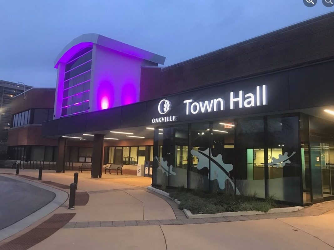 Oakville town hall one of few needing a doublevaccinated public