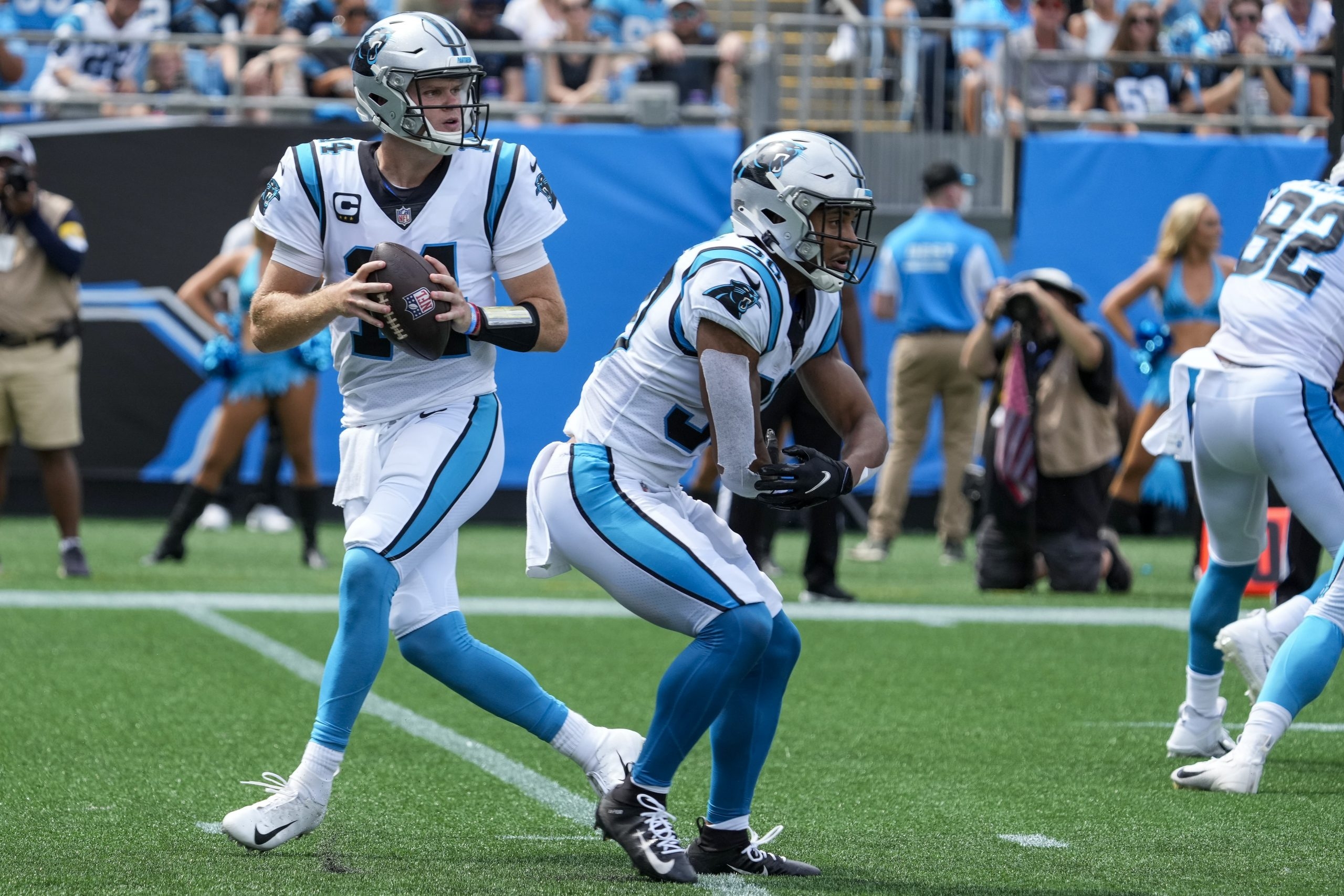 Sam Darnold has two touchdowns as Carolina Panthers beat Houston