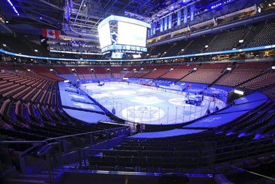 Toronto Maple Leafs welcome near-capacity crowd for first time since  pandemic